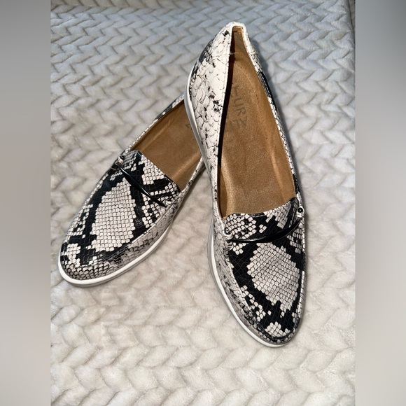 NATURALIZER Ranger Loafer in Alabaster Snake Size: 6 - Picture 6 of 11
